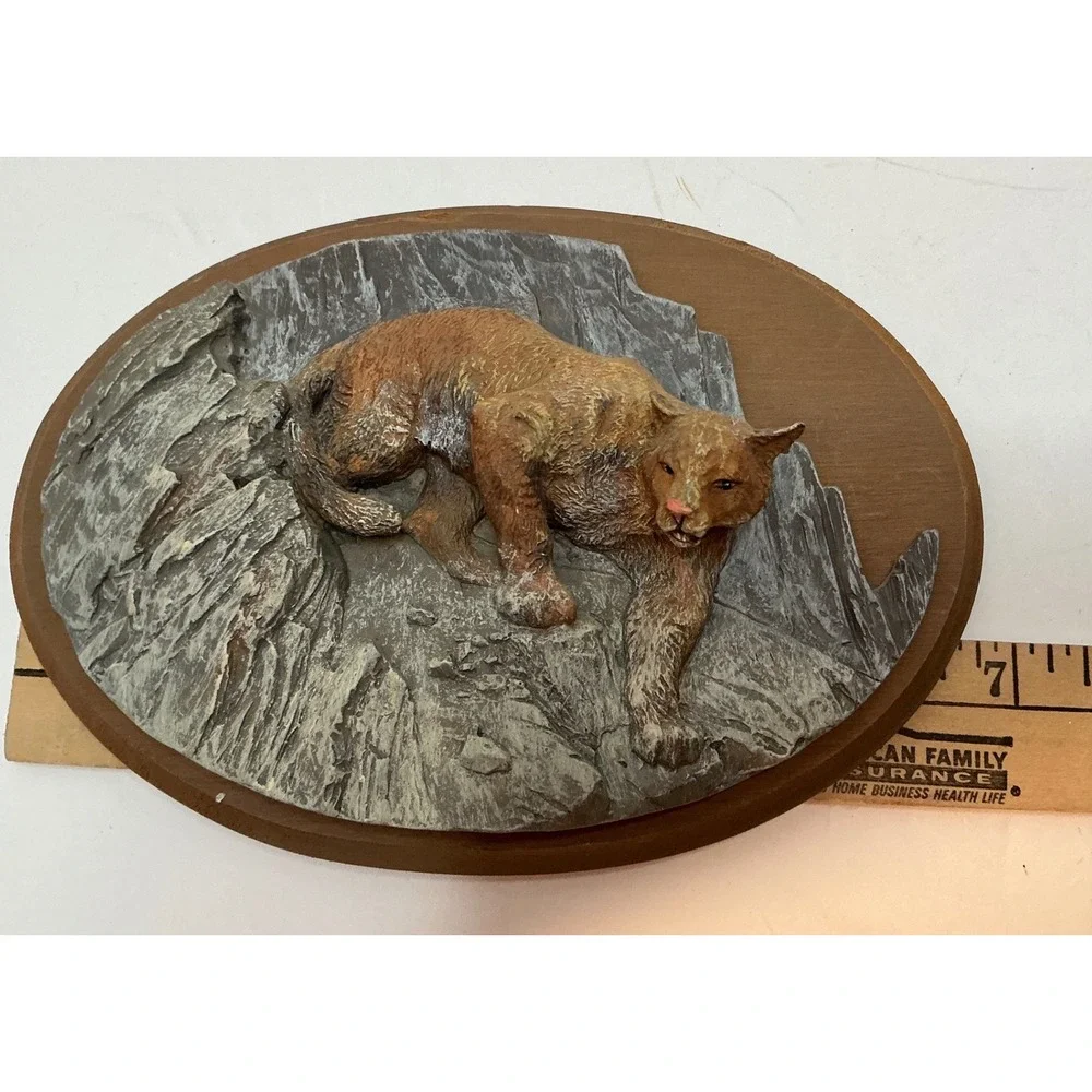 Avon Vintage 80s Wildlife Wall Plaques Set Cougar Bear Resin Wood Cabin Deco 7x5